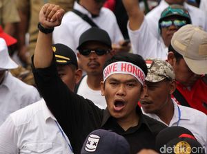 Deretan Cerita Pilu Guru Honorer: Gaji Kecil hingga Tinggal di WC