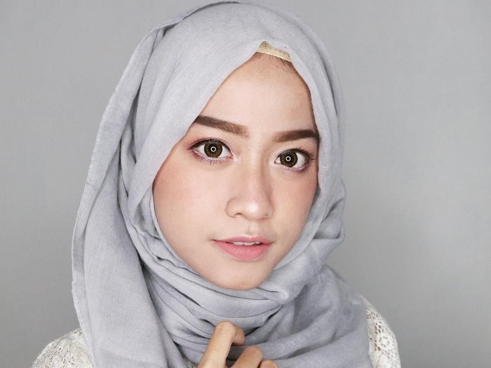 Tutorial Hijab Pashmina Untuk Wajah Bulat Dan Tembem