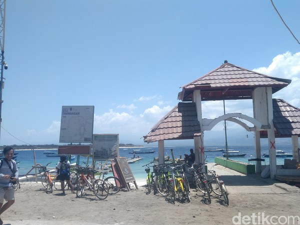 Meskipun, ada beberapa tempat terdampak yang masih belum pulih dan sisa-sisa puing bangunan (Harianto/detikTravel) Meskipun, ada beberapa tempat terdampak yang masih belum pulih dan sisa-sisa puing bangunan (Harianto/detikTravel)