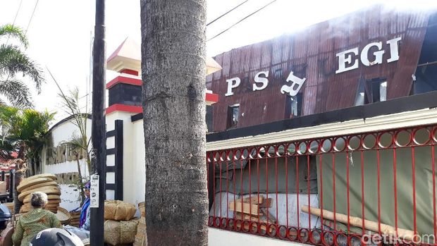 Suasana Pasaar Legi, Solo pagi ini. 