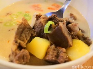 Revel Cafe: Hidangan Populer Barat dan Tradisional yang Mantap Ada di Sini