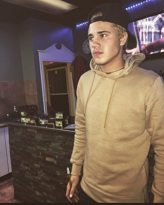 Brad Sousa bekerja sebagai model juga selebgram. Di Instagram, followernya mencapai 27 ribuan. Dia pun memiliki channel YouTube dengan 827 subscriber. Foto: Instagram/@bradsousaa