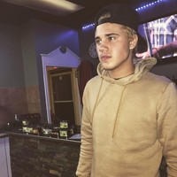 Brad Sousa bekerja sebagai model juga selebgram. Di Instagram, followernya mencapai 27 ribuan. Dia pun memiliki channel YouTube dengan 827 subscriber. Foto: Instagram/@bradsousaa