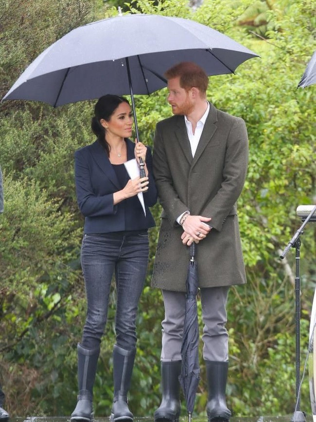 Sejoli yang menikah pada Mei lalu ini juga menyumbangkan sekitar Rp 50 juta untuk Pillars, sebuah program sosial untuk membina anak-anak yang orangtuanya dipenjara. (Foto: Getty Images)