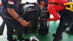 Melihat Basarnas Special Group Bersiap Menyelam Cari Lion Air