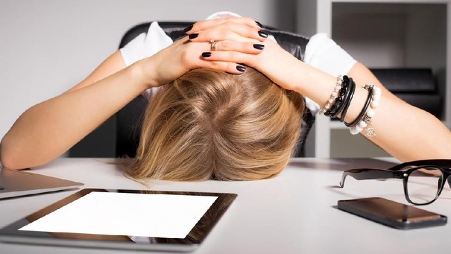 Pekerja Rentan Alami Stres saat Bekerja, Apa Saja Sih Pemicunya?