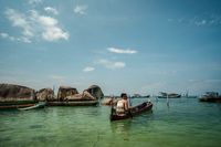 Banyak nelayan yang menyewkaan sampan dan boat sebagai aktivitas wisata buat wisatawan (Sendy Aditya Saputra/Istimewa/Kemenpar)