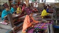 Warna hitam bermakna kekuatan, melambangkan warna bumi dan tanah. Warna merah melambangkan darah yang berarti berani dan warna putih yang berarti kesucian dan melambangkan hubungan keagamaan dan ketuhanan (dok Jajaq Bayan/Istimewa)
