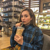 Wajah Beby Tsabina yang blasteran banget ini juga seringkali membuat netizen mengira bahwa dirinya memiliki darah keturunan bule. Padahal Beby Tsabina asli orang Aceh. Foto: Instagram bebytsabina