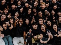 Senyum Lebar CEO Apple Rilis MacBook Air dan iPad Anyar