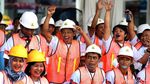 Senangnya Tenaga Kerja Konstruksi Terima Sertifikasi dari Jokowi