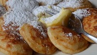 Masih panas dan creamy, tekstur poffertjes yang baru matang punya @thedutxhezzbelgie ini bikin yang lihat jadi lapar! Foto: Instagram