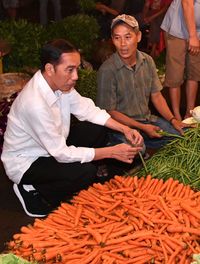 Blusukan ke Pasar Bogor, Jokowi: Harga Stabil