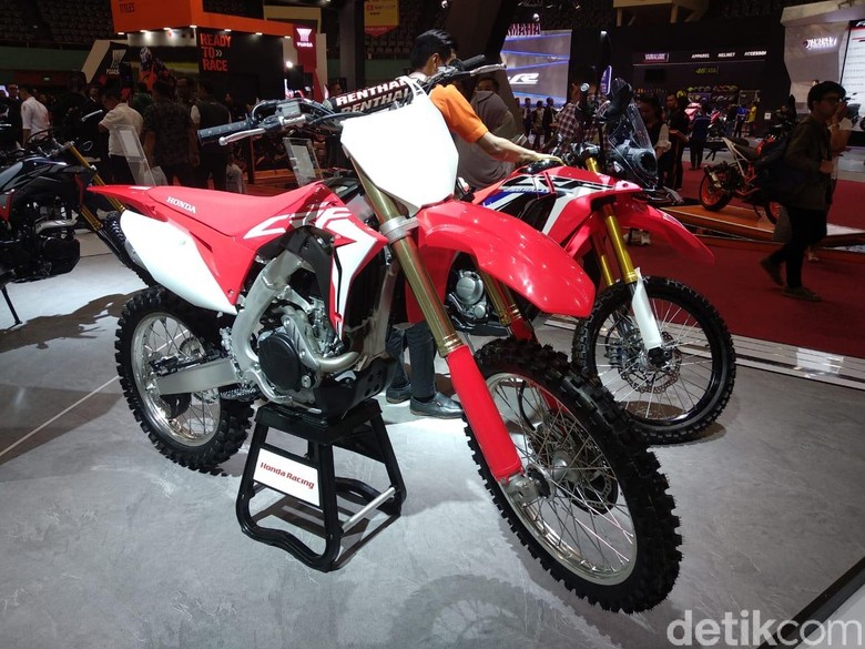 Honda CRF450R di pameran IMOS. Foto: Luthfi Anshori Honda CRF450R di pameran IMOS. Foto: Luthfi Anshori