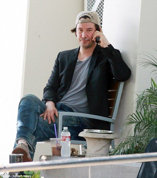 Aktor yang telah membintangi beberapa judul film besar seperti Speed, Matrix dan John Wick ini menjadi donatur tetap untuk sejumlah yayasan amal dan organisasi non-profit seperti PETA, SickKids Foundation dan Stand Up To Cancer. Foto: Hollywood - Istimewa