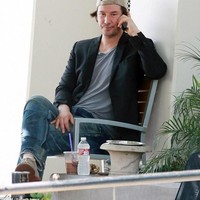 Aktor yang telah membintangi beberapa judul film besar seperti Speed, Matrix dan John Wick ini menjadi donatur tetap untuk sejumlah yayasan amal dan organisasi non-profit seperti PETA, SickKids Foundation dan Stand Up To Cancer. Foto: Hollywood - Istimewa