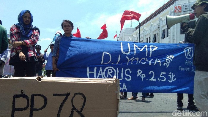 Demo buruh DIY tolak UMP Rp 1,57 Juta, Yogyakarta, Rabu (31/10/2018).