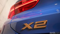 BMW menyebut mobil ini sebagai Compact Sport Activity Coupe.