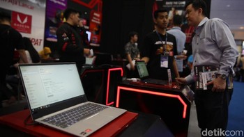 Salah satu produk laptop yang dipajang di Indocomtech 2018. (Foto: Agung Pambudhy/detikINET)