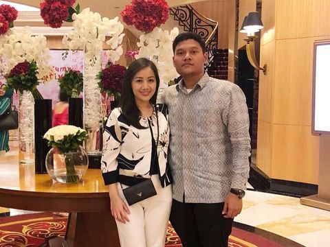 Adya Laksmana Sudrajat jadi viral karena lamar pacar, Nadia Octavia lewat billboard