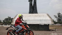 Sayang, kini kondisi Tugu Proklamasi Rengasdengklok kurang terawat dibanding Monumen Kebulatan Tekad.