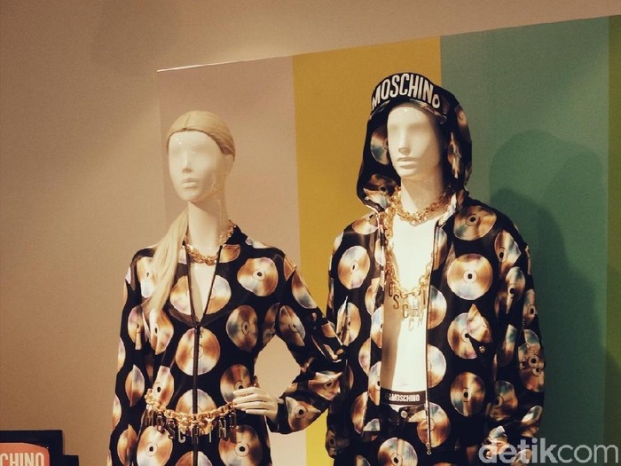 H&M berkolaborasi denga Moschino. Foto: Silmia Putri/Wolipop H&M berkolaborasi denga Moschino. Foto: Silmia Putri/Wolipop