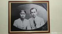 Lahir di Sawah Besar pada 16 Februari 1894, sosok Mohammad Husni Thamrin atau yang akrab disapa MH Thamrin identik dalam pergerakan nasional Indonesia. Ini fotonya saat muda bersama istrinya (Randy/detikTravel)