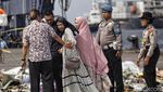 Keluarga Korban Pesawat Lion Air JT 610 Kunjungi Posko Tanjung Priok