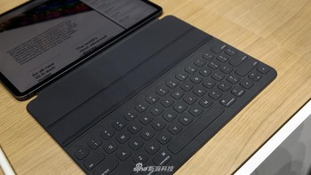 Masih dibekali smart keyboard. Foto: Sina Mobile