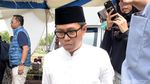 Mata Sembab Viona dan Ketegaran Eko Patrio di Pemakaman
