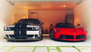 Mobil super mewah koleksi David yang dipamerkannya di Instagram. Foto: Instagram