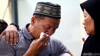 Sejumlah keluarga korban jatuhnya pesawat Lion Air terus berdatangan ke RS Polri, Jakarta, Rabu (31/10/2018).
