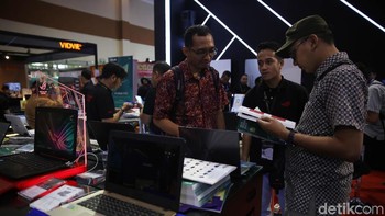 Minat beli laptop baru? Bisa cek dan bandingkan dulu speknya. (Foto: Agung Pambudhy/detikINET)