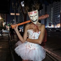 Josephine Skriver memilih karakter dari film horor The Purge. Foto: Instagram