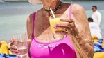 Momen Baddie Winkle, Nenek-nenek Selebgram yang Nyentrik Saat Kulineran
