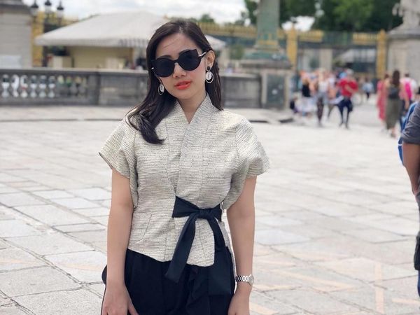 Potret Dokter Cantik Viral, Dilamar Pacar Lewat Billboard di Jalan Gatsu