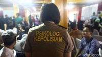 Tidak ada kepastian satu orang psikolog mendampingi berapa keluarga korban. Hal ini karena tak semua keluarga korban membutuhkan pendampingan. 