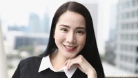 Wajah cantik Jill Gladys seolah tak menua.