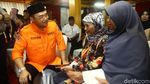 Keluarga Penumpang Lion Air Menangis di Pelukan Gubernur Babel