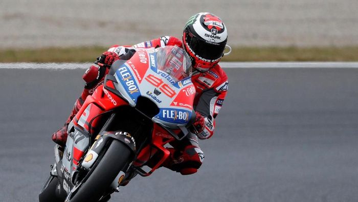Jorge Lorenzo berharap bisa tampil di MotoGP Malaysia meski belum 100% fit usai menjalani operasi (REUTERS/Toru Hanai) Jorge Lorenzo berharap bisa tampil di MotoGP Malaysia meski belum 100% fit usai menjalani operasi (REUTERS/Toru Hanai)