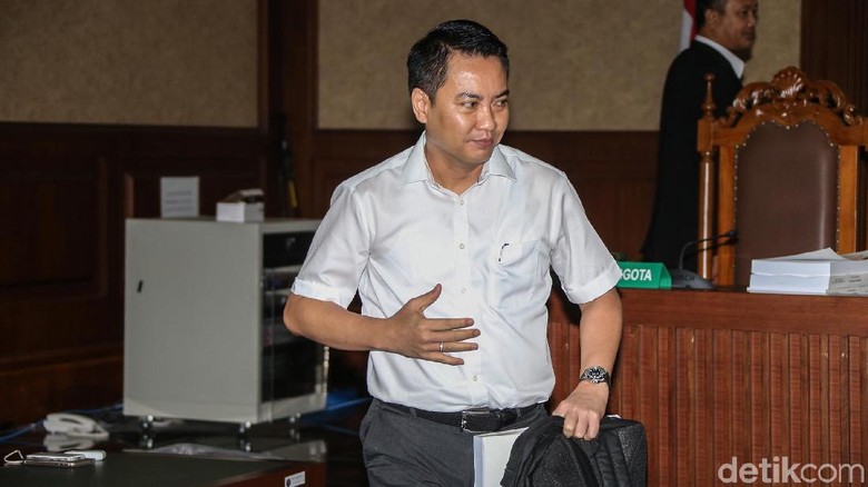 Fayakhun Divonis 8 Tahun Penjara Fayakhun Divonis 8 Tahun Penjara