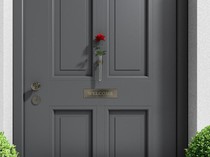 Nggak Bisa Asal, Ini 4 Alasan Pintu Rumah Harus Dibuka ke Arah Dalam!