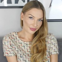 Wanita kalangan atas selalu terdepan dalam urusan menjaga pria tetap tertarik dan mendapatkan pria berkaliber tinggi. Wanita berkaliber tinggi akan mendapatkan pria berkaliber tinggi, ungkapnya dalam acara televisi Sunrise. Foto: Instagram @schoolofaffluence