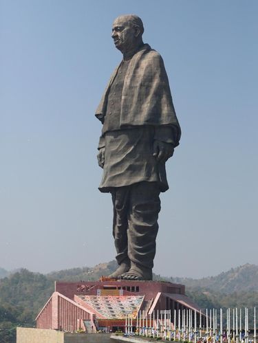 Statue of Unity setinggi 182 meter saat dilihat secara utuh 