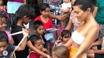 Beda Gaya Liburan Kim dan Kourtney Kardashian di Bali
