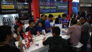 Tawaran produk dengan iming-iming harga miring jadi salah satu daya tarik Indocomtech. (Foto: Agung Pambudhy/detikSport)