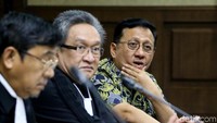 Irman terjerat kasus suap pembelian gula impor di Perum Bulog yang menyebabkannya dihukum penjara.