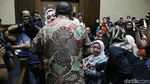 Wali Kota Kendari Divonis, Pendukungnya Menangis