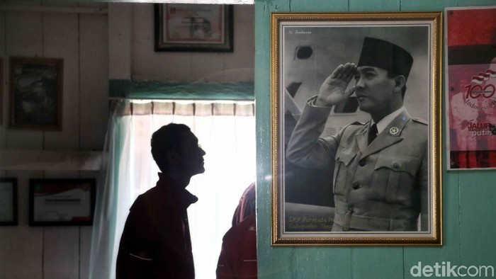 Perjalanan Road Warriors 2018, rombongan menyempatkan diri untuk bertolak ke rumah pengasingan Ir Soekarno di Rengasdengklok.