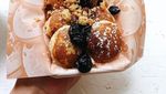 Poffertjes dengan Isian Buah dan Es Krim Buat Ngemil Sore
